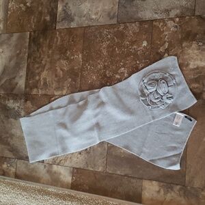 Guess long grey silver scarf knit flower